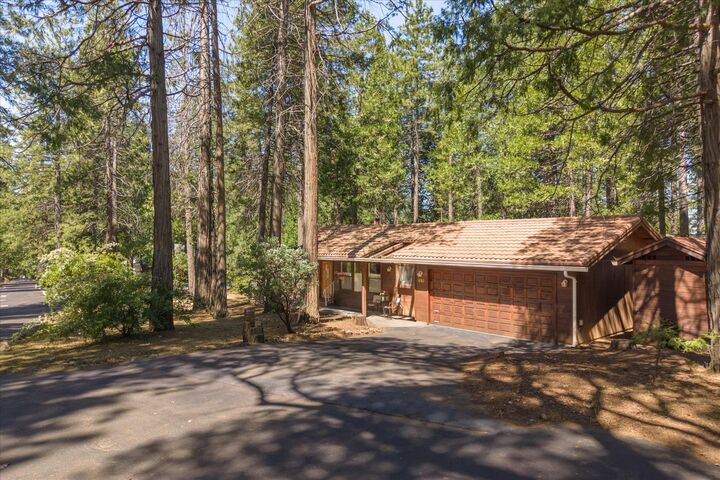 Property Photo:  680 Larkspur Lane  CA 95247 