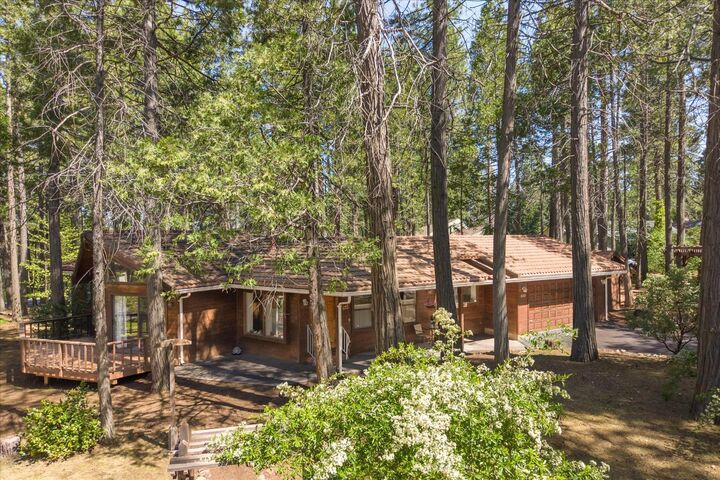 Property Photo:  680 Larkspur Lane  CA 95247 