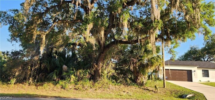 Property Photo:  Jabara Circle  FL 33935 