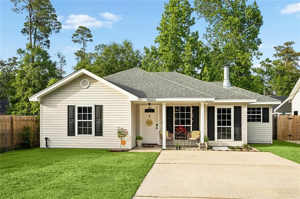 Property Photo:  2106 Robin Street  LA 70460 