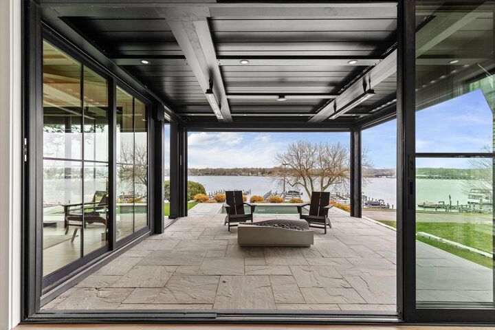 Property Photo:  254 Lake Street  MN 55331 