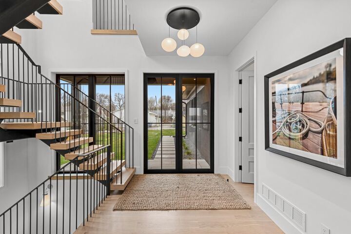 Property Photo:  254 Lake Street  MN 55331 