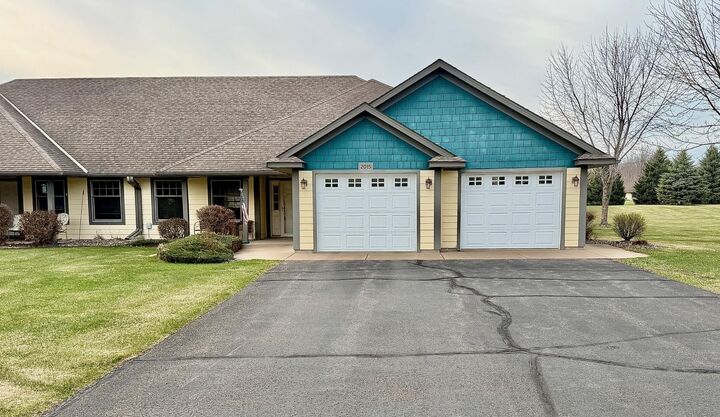 Property Photo: 2015 Highland Circle E MN 55051