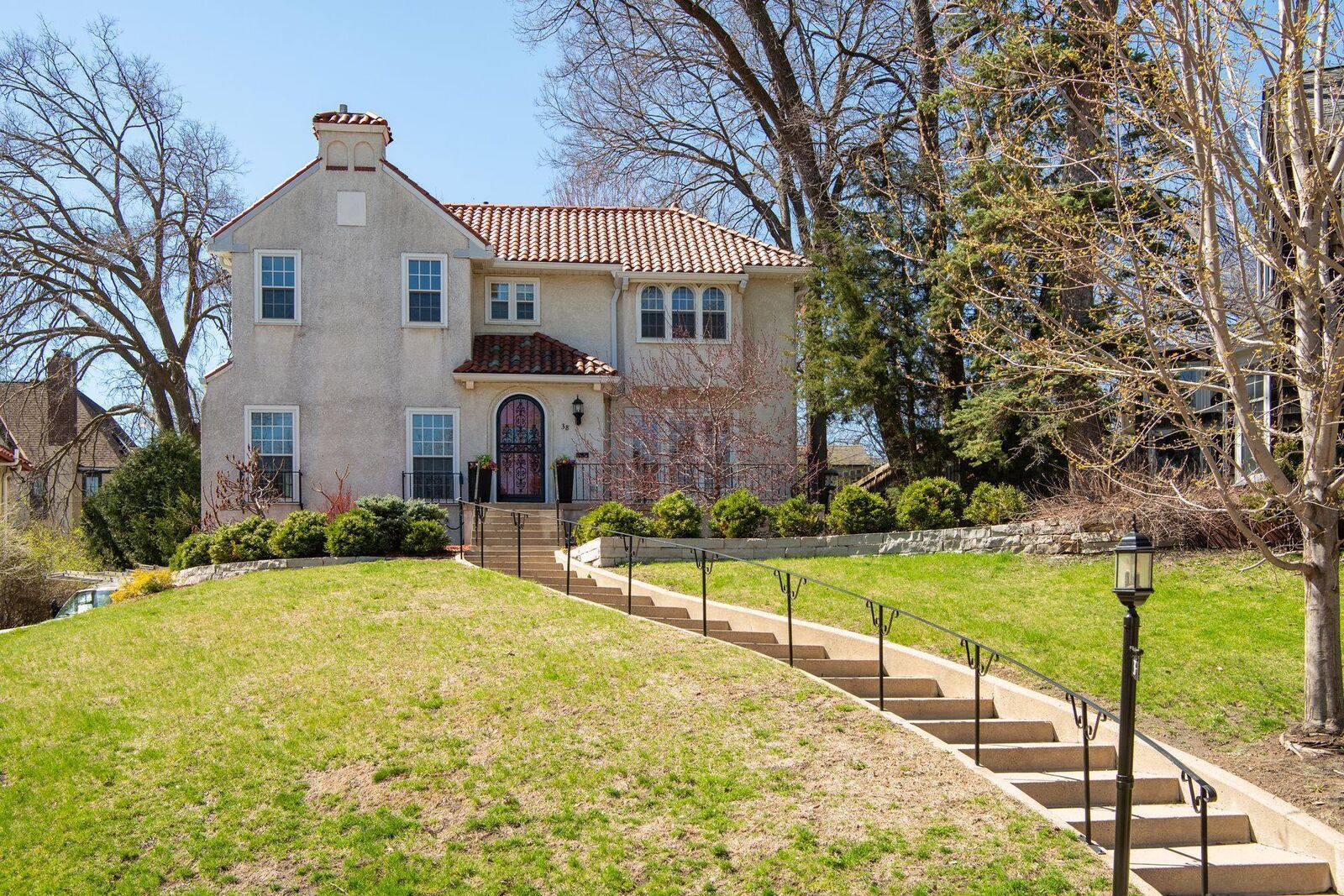 Property Photo:  38 W Minnehaha Parkway  MN 55419 