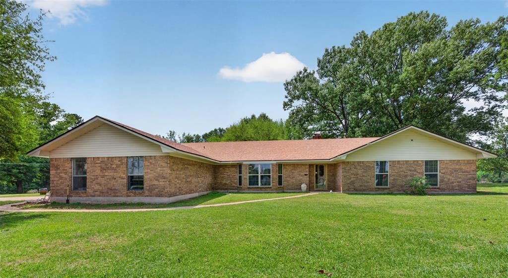 Property Photo:  6845 Highway 1  LA 71107 