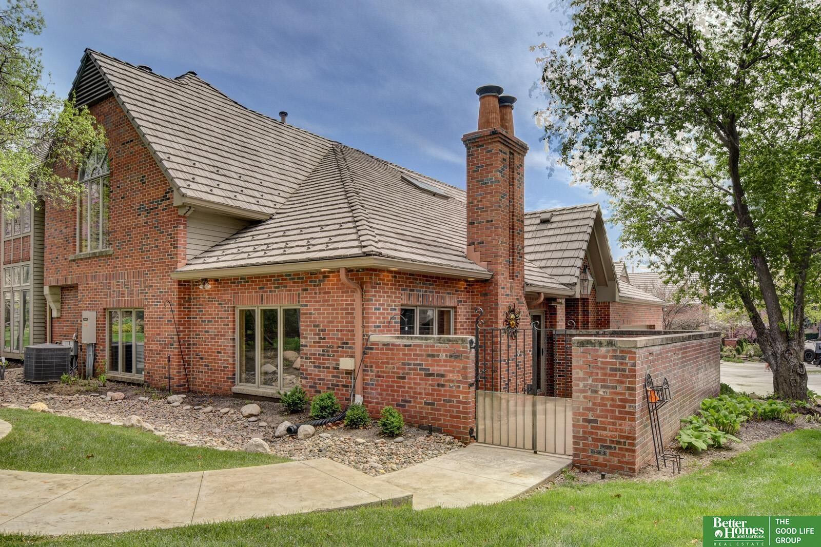 Property Photo:  8914 Douglas Court  NE 68114 