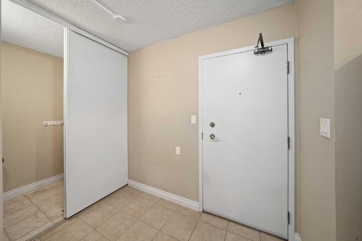 Property Photo:  1334 12 Avenue SW 303  AB T3C 3R9 