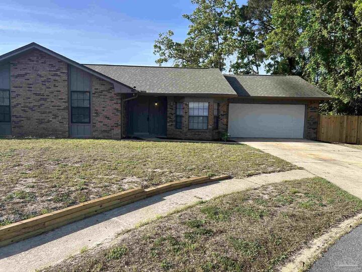 Property Photo:  151 Deville Dr  FL 32569 