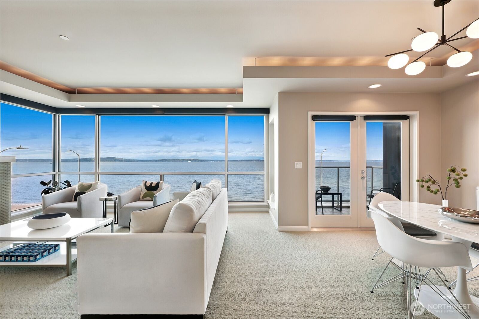 Property Photo:  1388  Alki Avenue SW 402  WA 98116 