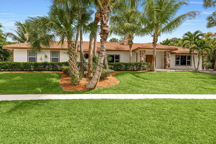 Property Photo:  21 Whispering Oaks Circle  FL 33411 