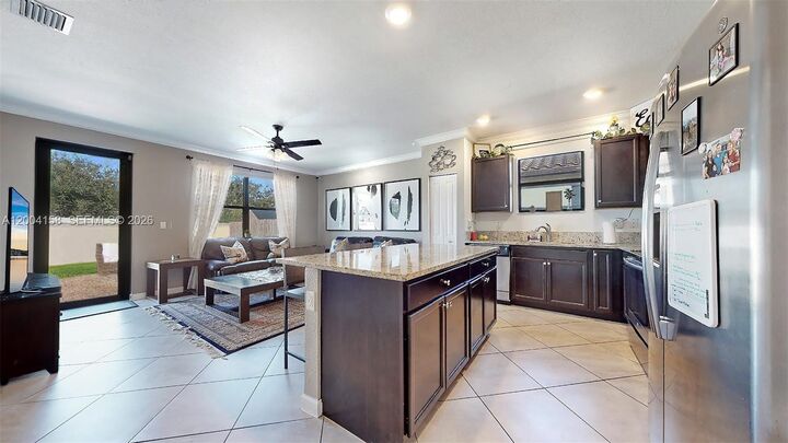 Property Photo:  154 SE 23rd Ter  FL 33033 