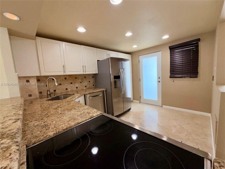 Property Photo:  1075 NE Miami Gardens Dr 306  FL 33179 