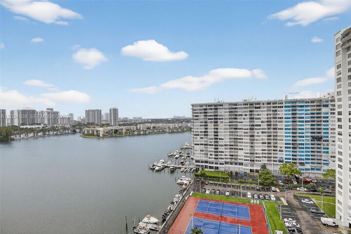 Property Photo:  2780 NE 183rd St 1714  FL 33160 