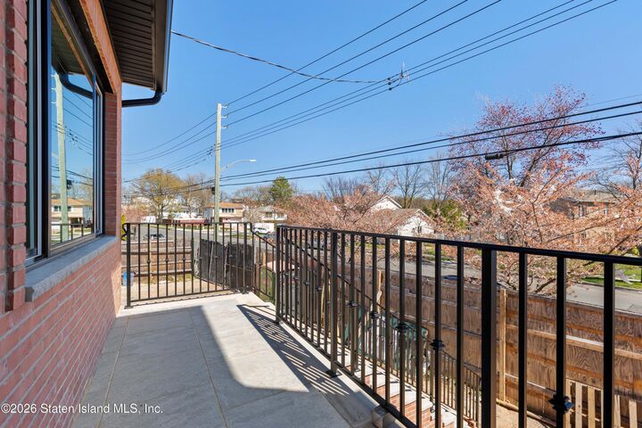 Property Photo:  1014 Annadale Road  NY 10312 