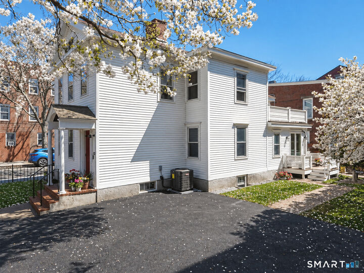 Property Photo:  216 Saint John Street  CT 06511 