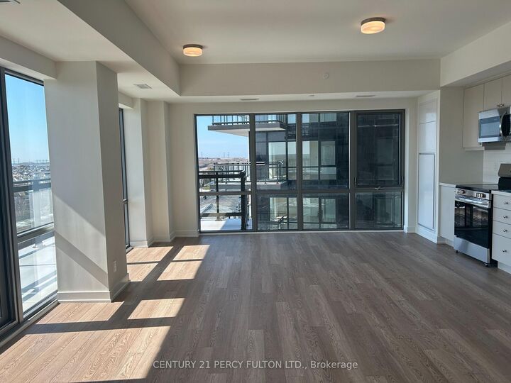 Photo de la propriété:  51 Clarington Boulevard 901  ON L1C 7J8 
