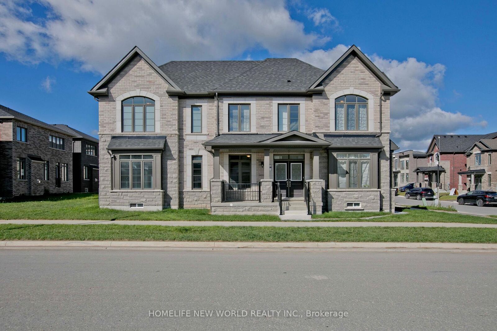 Property Photo: 1864 Irish Moss Square ON L1Y 0B4