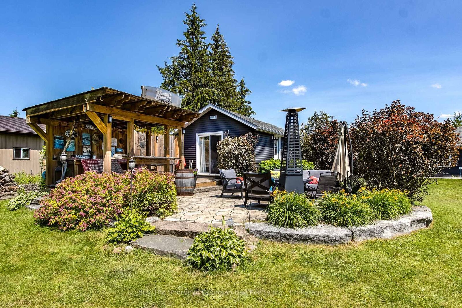 Property Photo: 17 Wilcox Road ON L4S 2H3