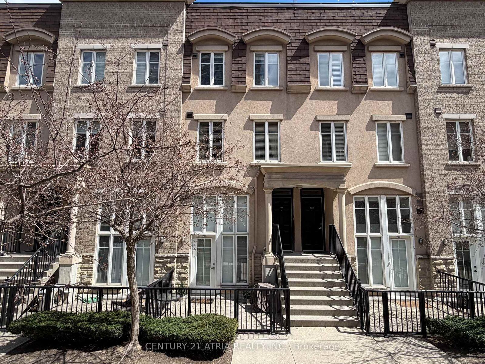 Property Photo:  42 Western Battery Road 734  ON M6K 3P1 