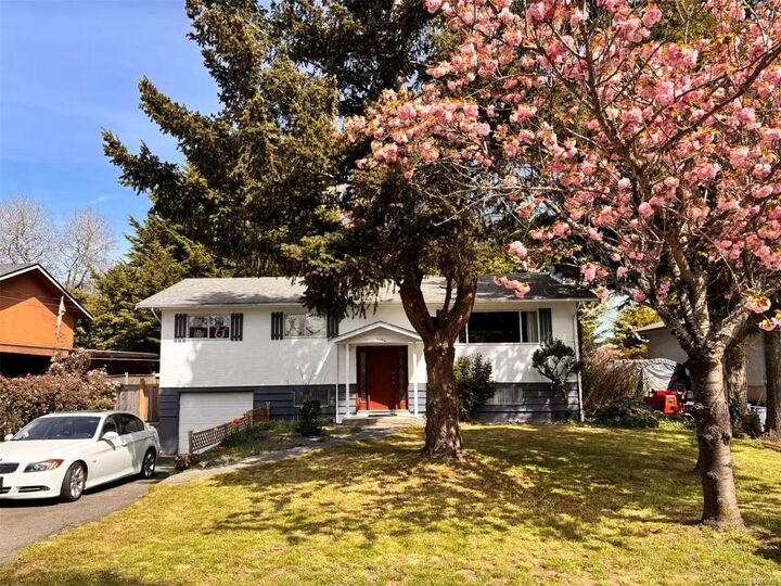 2254 Amherst Ave — photo 1