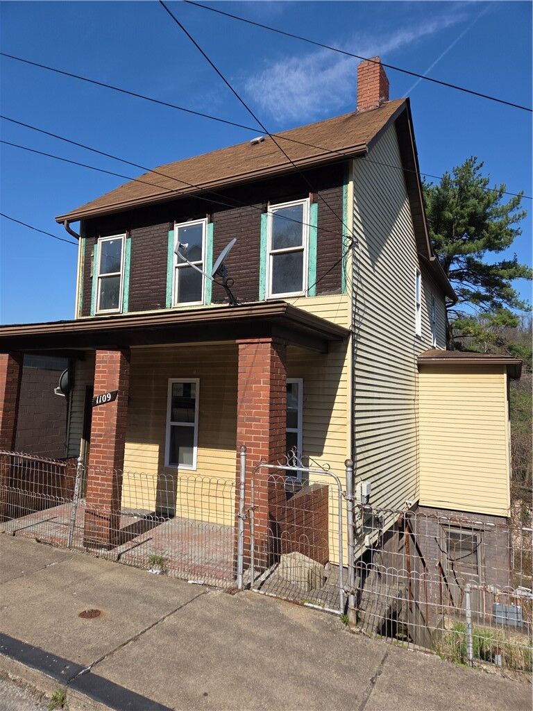 Property Photo:  1109 Jones Ave  PA 15104 