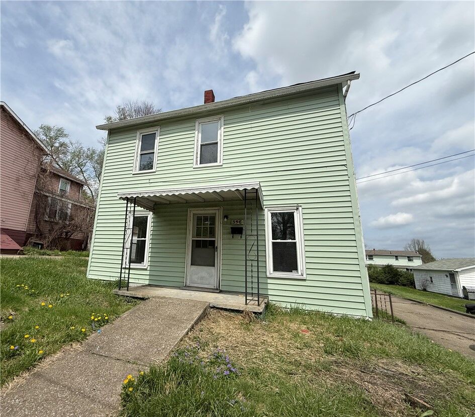 Property Photo: 358 Russell St PA 16146