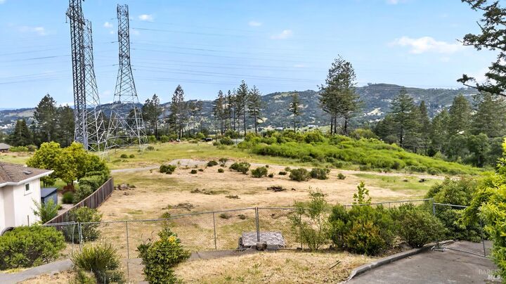 Property Photo:  2017 Turnberry Court  CA 95403 