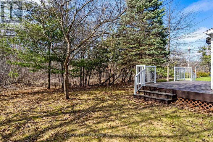 Property Photo: 12 Glenview Crescent ON K7H 2L2