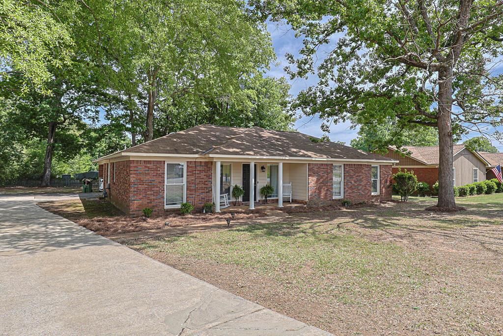 Property Photo: 6638 Highridge Drive GA 31904