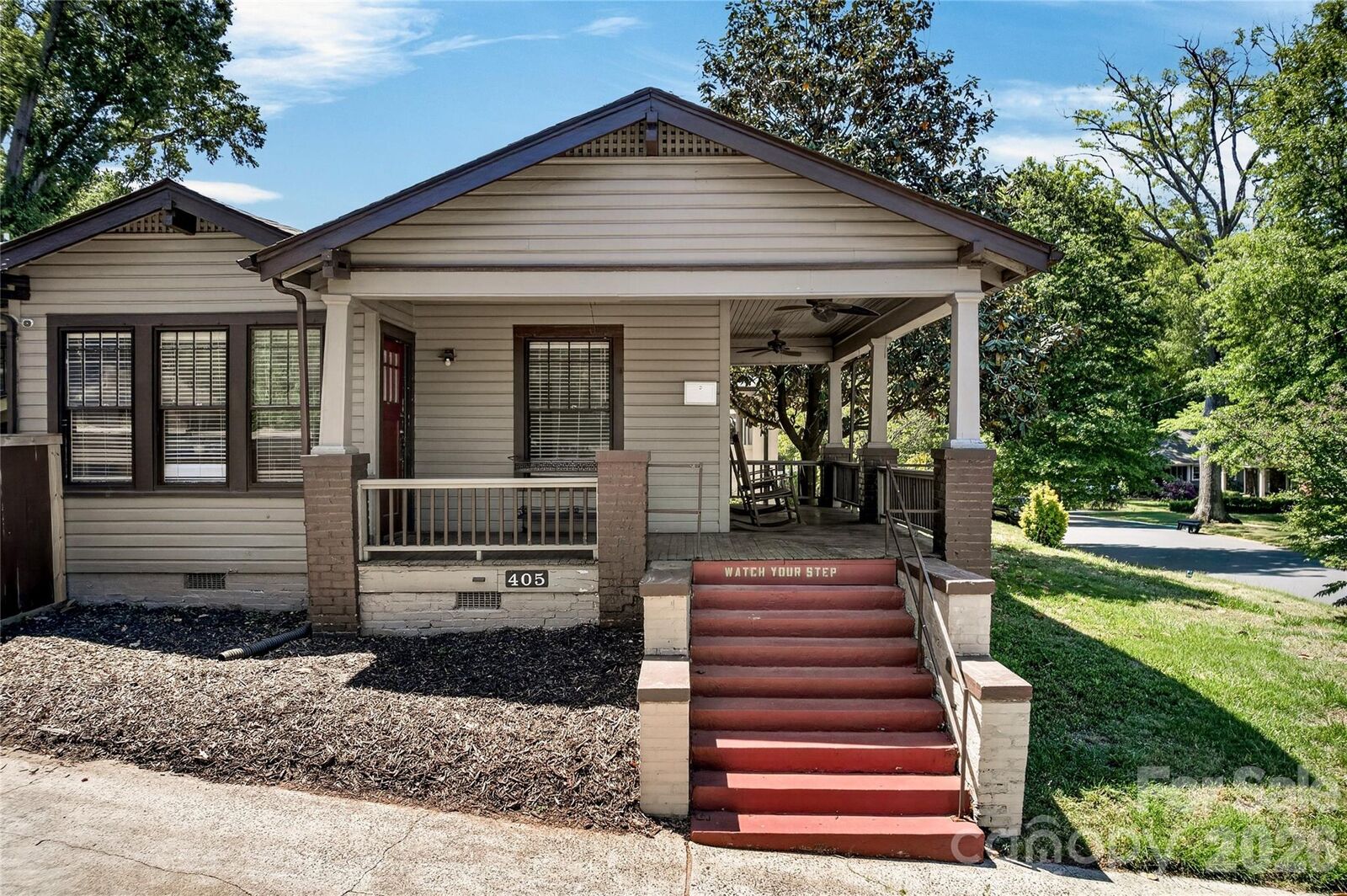 Property Photo: 405 Walnut Avenue NC 28208