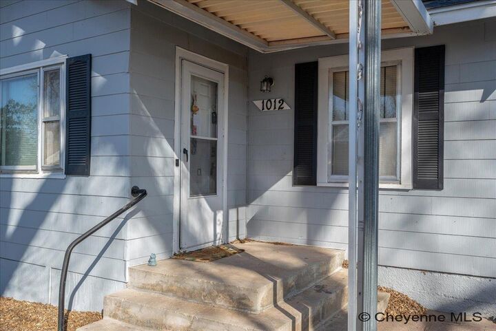Property Photo:  1012 W 28th St  WY 82001 