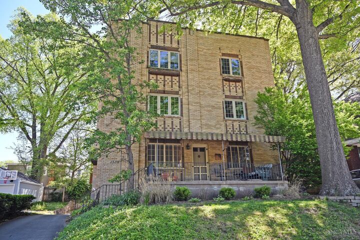 Property Photo: 1338 Paxton Avenue OH 45208