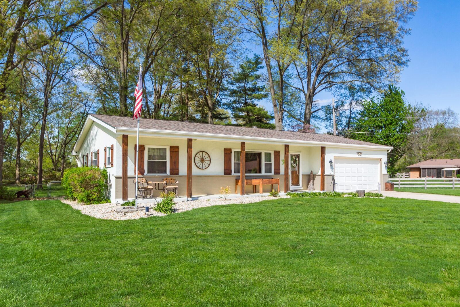 Property Photo:  4892 Fairway Oaks Drive  OH 43213 