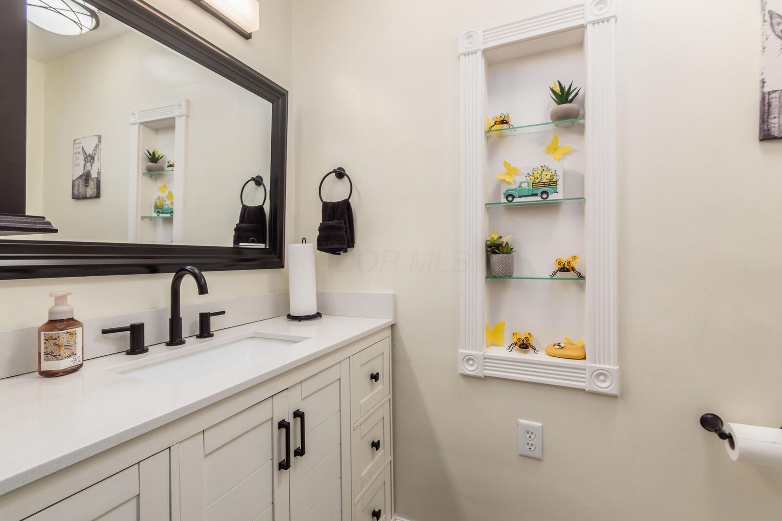 Property Photo:  4892 Fairway Oaks Drive  OH 43213 