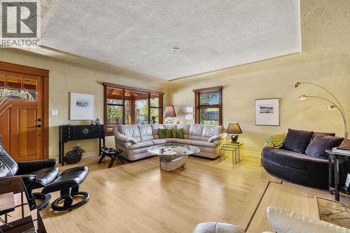 Property Photo: 354 Burne Avenue BC V1Y 5P1
