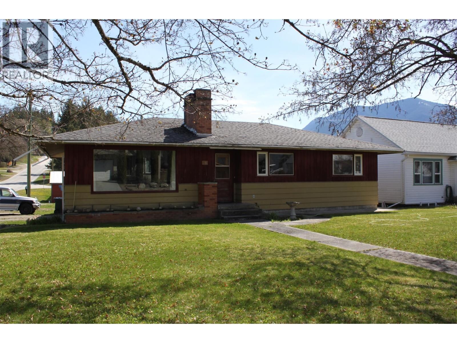 Property Photo: 119 2nd Avenue Northwest BC V0G 1R0