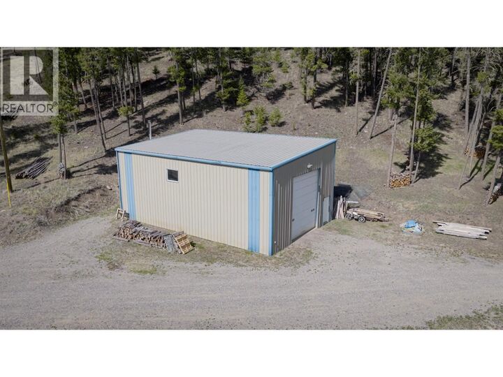 Property Photo: 747 Chimney Valley Road BC V2G 4W4