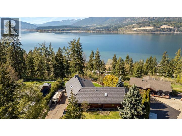 Property Photo: 3660 Braelyn Road BC V0E 2X0