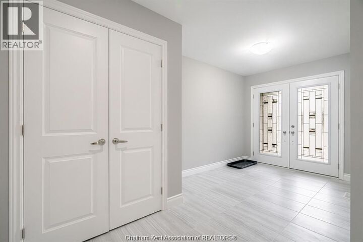 Property Photo: 32 Betty Court ON N7M 0T9