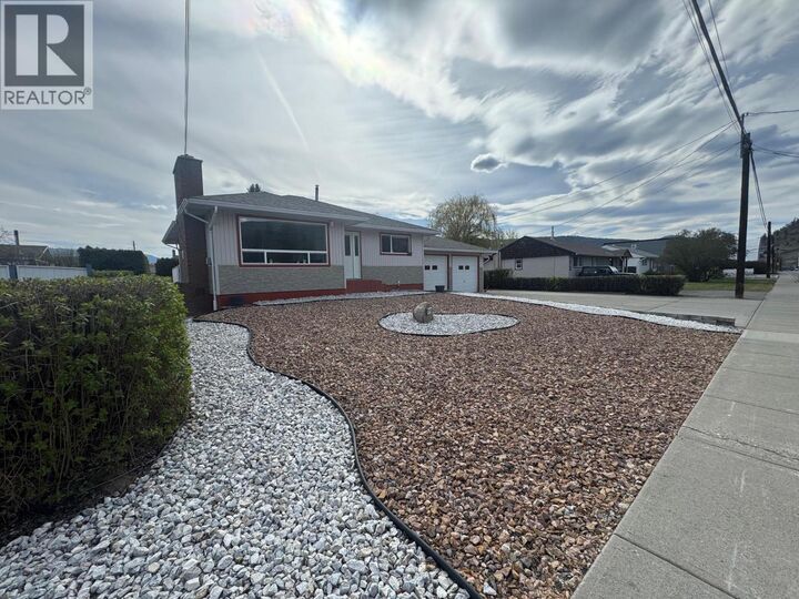 Photo de la propriété:  2176 Merritt Avenue  BC V1K 1B8 