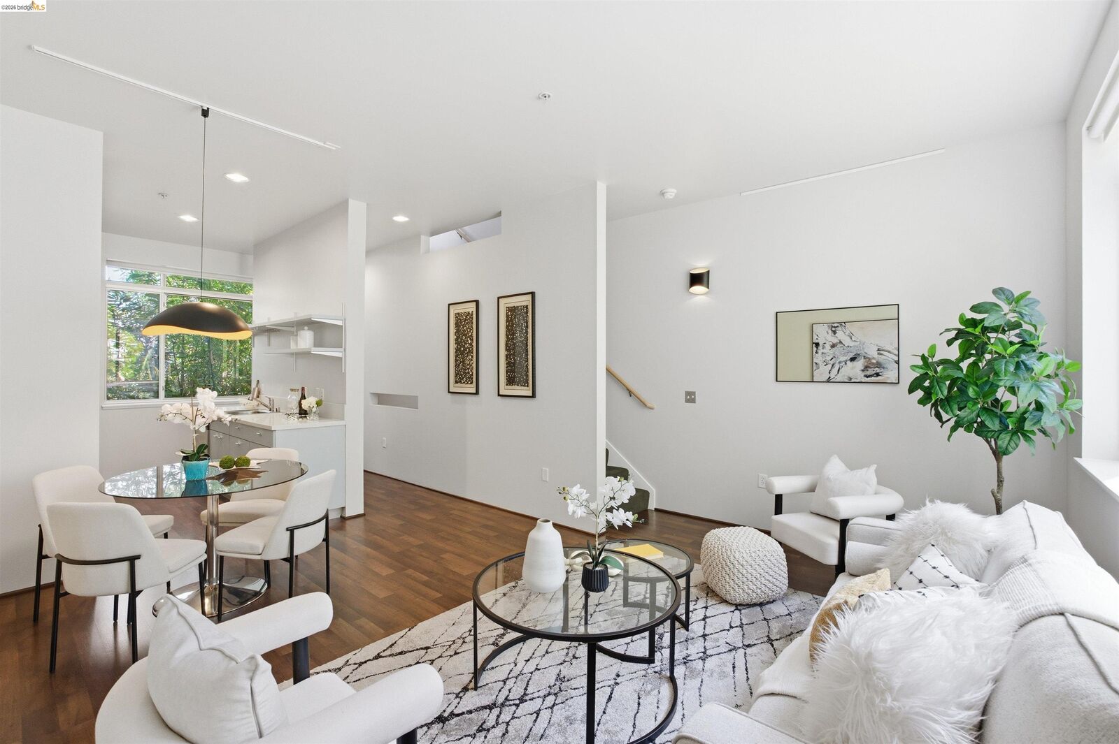 Property Photo:  1253 Pine St  CA 94607 