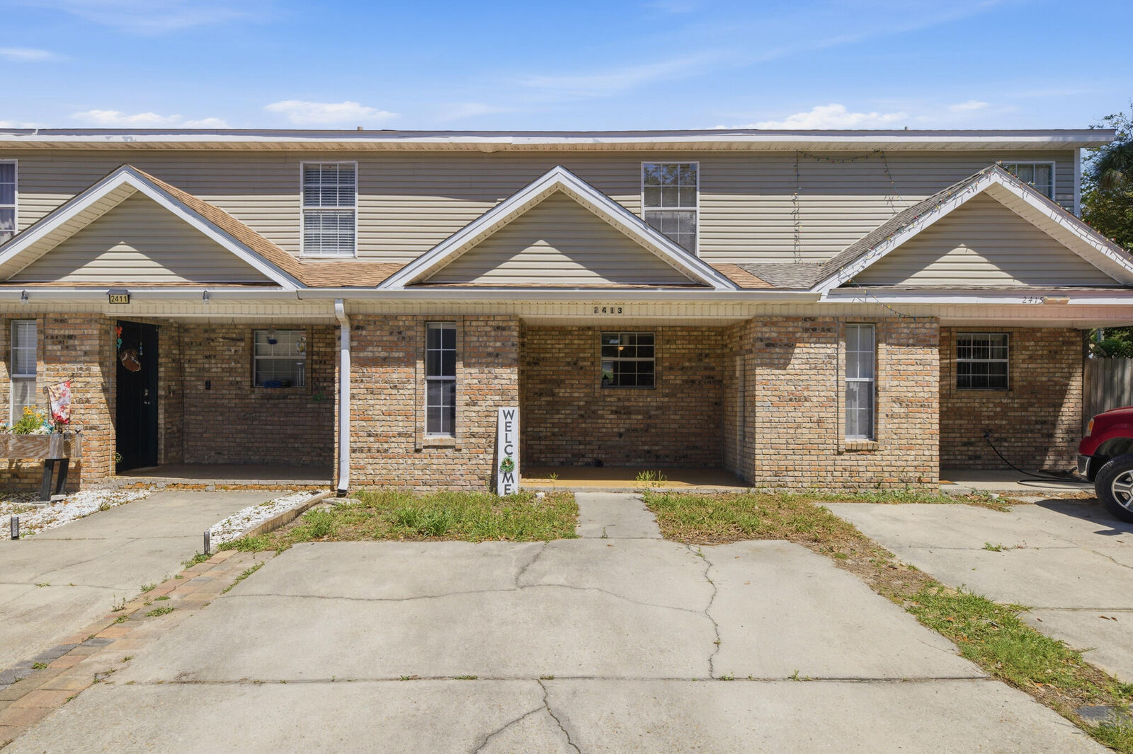 Property Photo:  2413 Suwanee Lane  FL 32547 