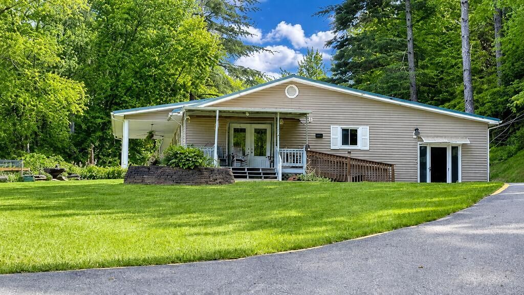 Property Photo: 1998 Little Lick Fork KY 41216