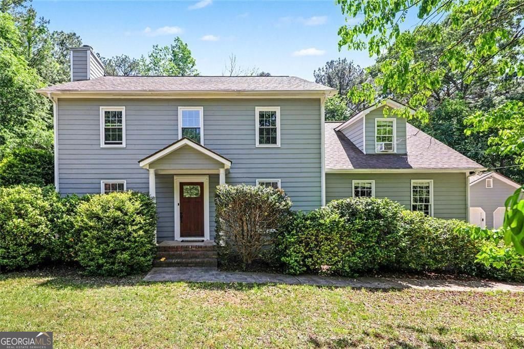 Property Photo: 215 Hampton Woods Drive GA 30215