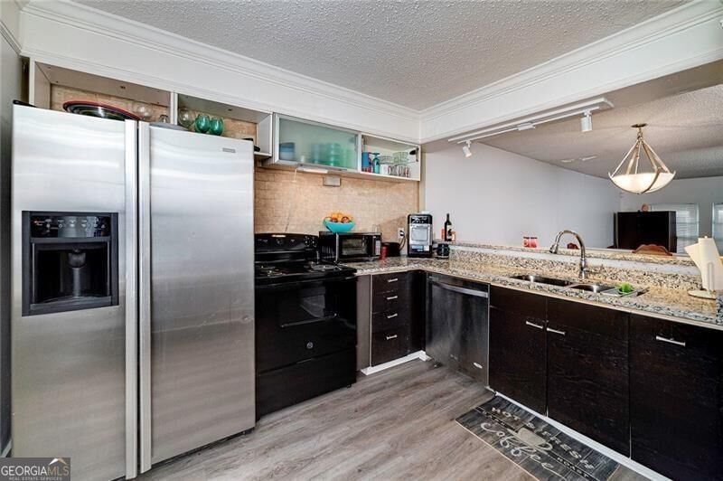 Property Photo: 2030 Oak Park Lane GA 30032