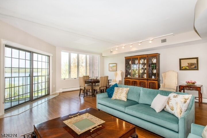 Property Photo:  1360 Hamburg Tpke Unit 402  NJ 07470 