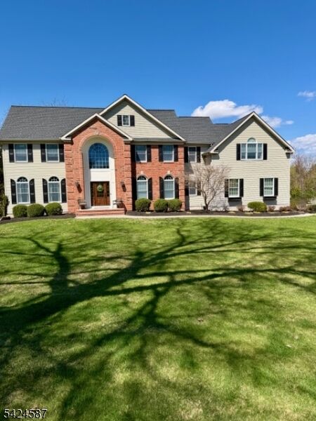 Property Photo:  1 Berkshire Ct  NJ 08833 