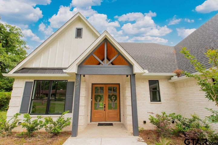 Property Photo: 221 Brookside Drive TX 75771