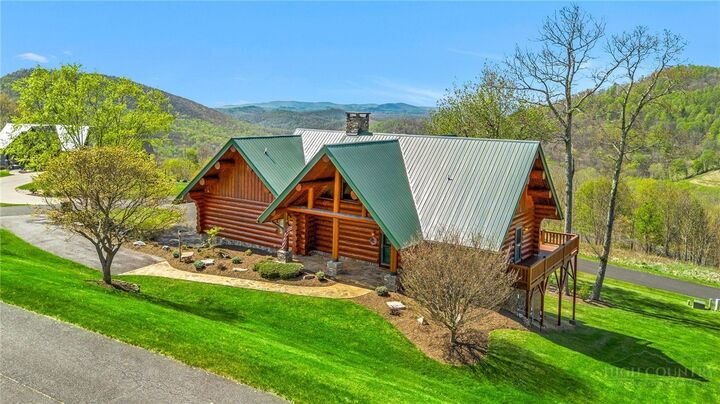 Property Photo:  114 Elk Crossing Drive  NC 28684 