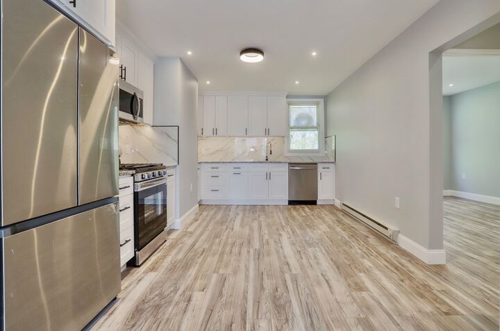 Property Photo:  237 Whiton St 3  NJ 07304 